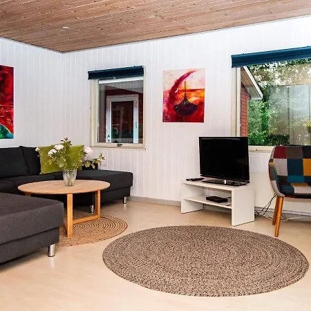 6 Person In Hemmet-by Traum * Hemmet